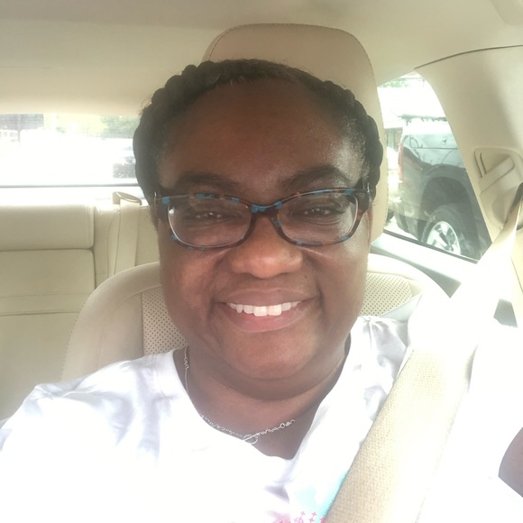 Meet your Posher, Erica - Picture 2 of 2